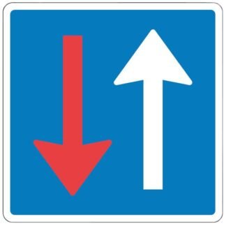 Færdsels & advarselstavle B19 Vigepligtstavle leje pr. dg.
