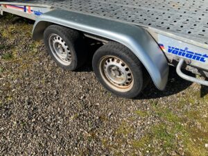 Leje autotrailer hos Slots Bjergby Maskinudlejning