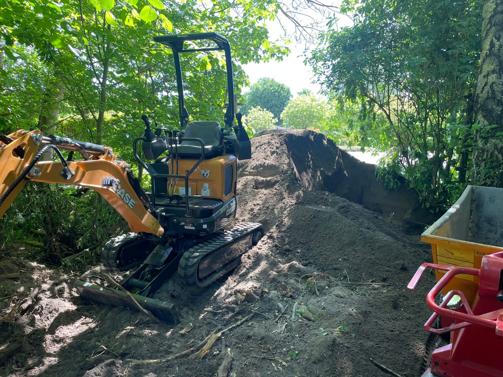 Lej bemandet gravemaskine 1,4 tons m/ alle skovle pr. time - Billede 3